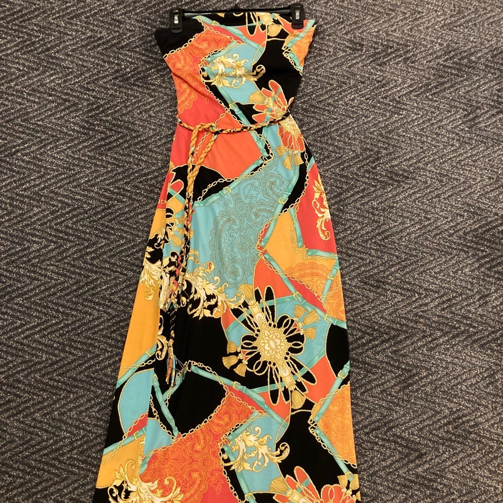 Beautiful dress by Cache.  Size small, worn once for a wedding.
